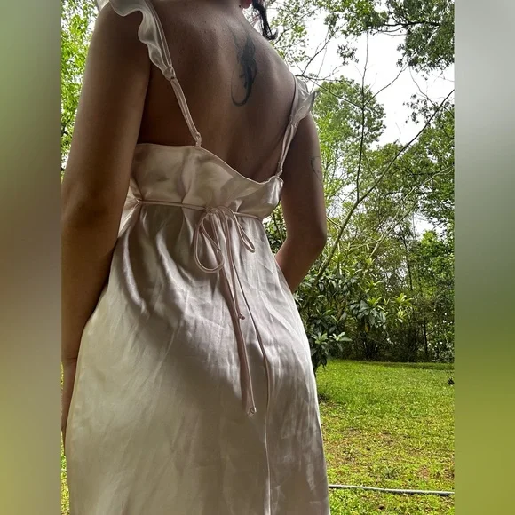 Elegant Pink Satin Dress - Picture 3 of 3